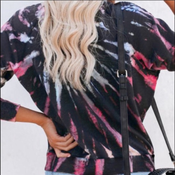TYE DYE SOFT LONG SLEEVE PULLOVER TOP, BLACK MULTI - Picture 2 of 8